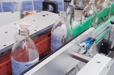 立式圓瓶智能貼標(biāo)機