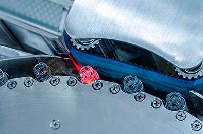 高速回轉立式圓瓶智能貼標機