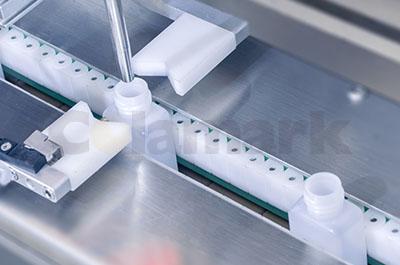 直線式智能灌裝機(jī)